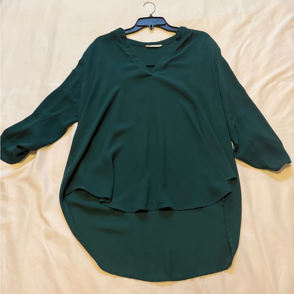 Lush Women's Deep Green V-Neck Hi-Low Blouse